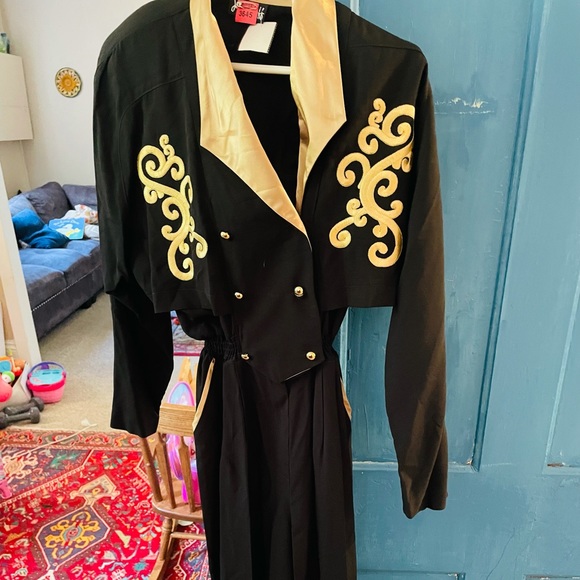 Joseph Ribcoff 80’s jumpsuit with gold design & collar. - Picture 2 of 2